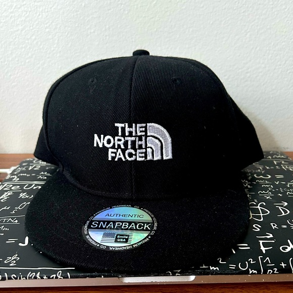 The North Face Black Baseball Cap - Picture 2 of 6